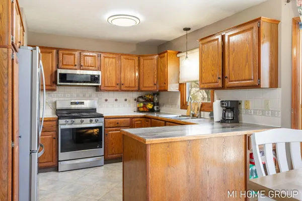 $449,900 | 1081 Graafschap Road, Holland, MI 49423