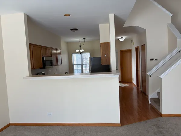 $2,400 | 113 North Barton Trail, Unit 113, Batavia, IL 60510