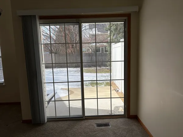 $2,400 | 113 North Barton Trail, Unit 113, Batavia, IL 60510