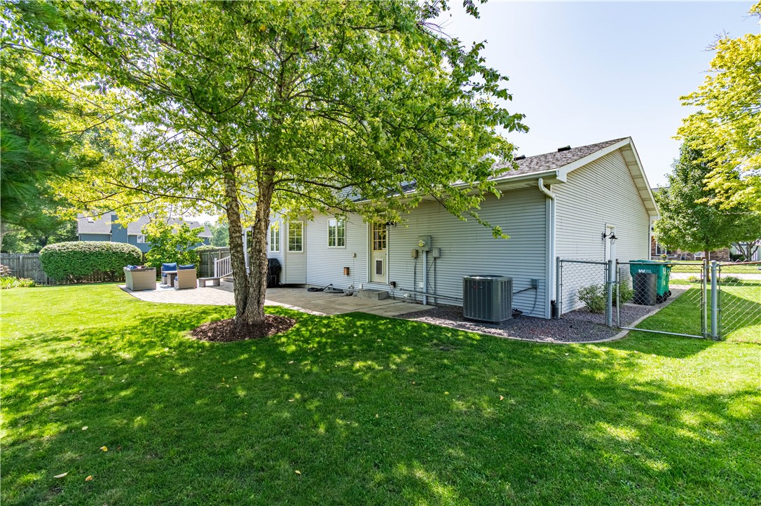 1202 West Pineview Court Decatur, IL 62526 - Photo 33 of 42
