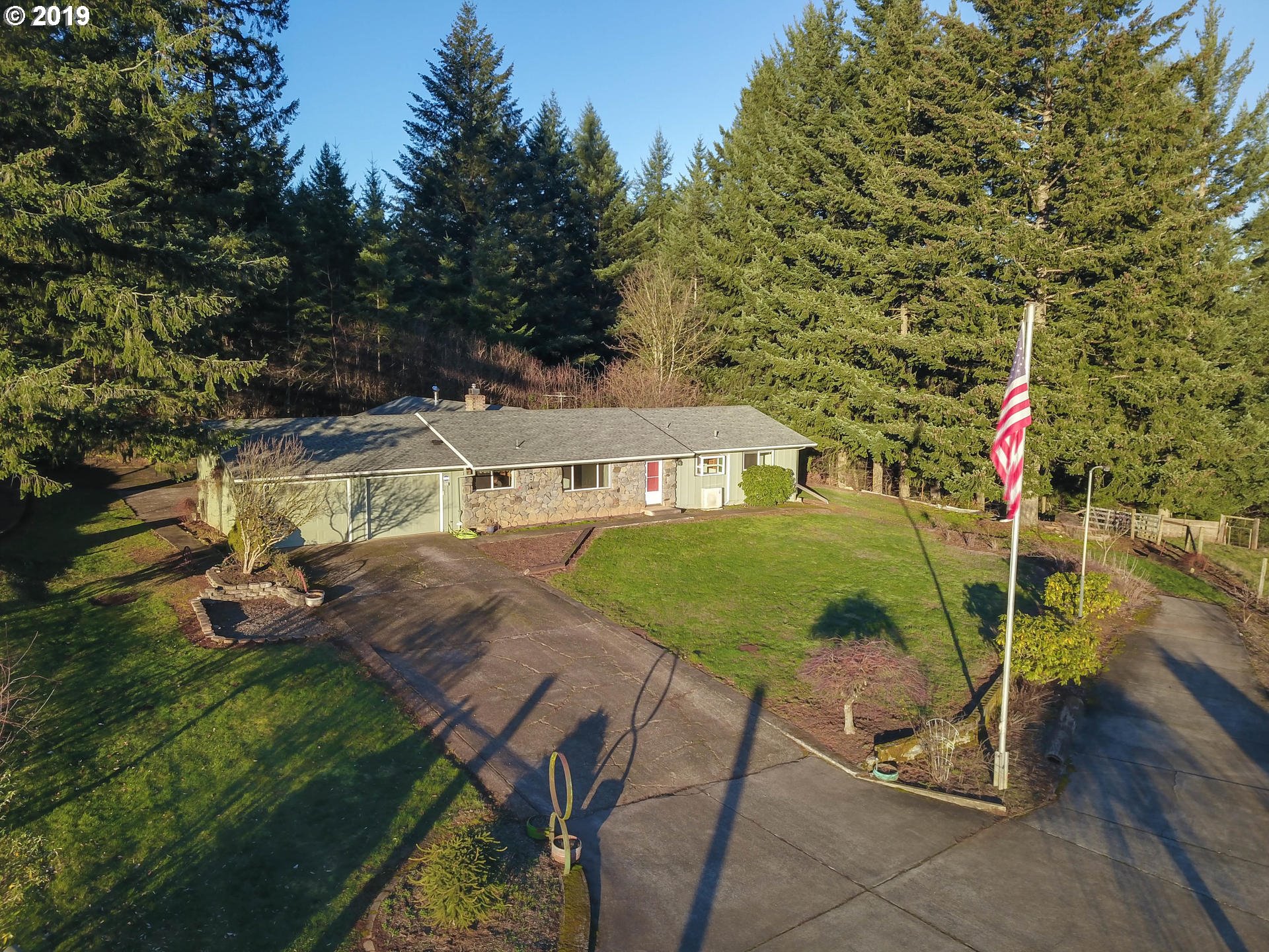 17564 South Lower Highland Road Beavercreek, OR 97004 - Photo 1 of 31 Gallery Image 1
