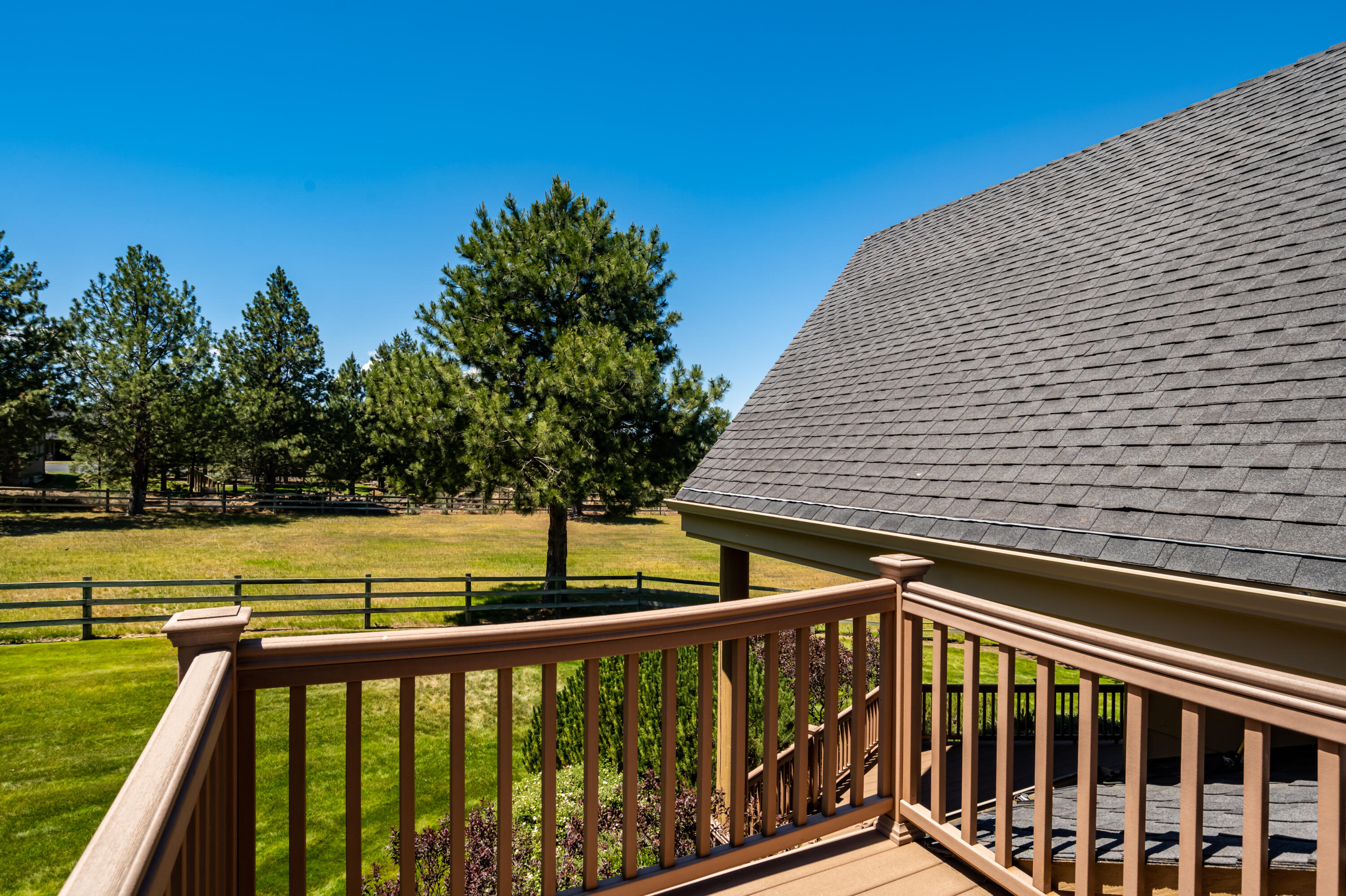 60696 Tekampe Road Bend, OR 97702 - Photo 33 of 61 West facing upper primary suite patio