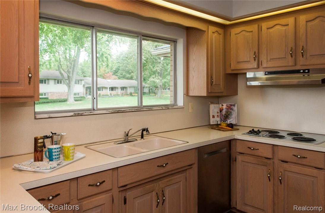 920 South Reading Road Bloomfield Hills, MI 48304 - Photo 11 of 32 051DSC_1557.jpg
