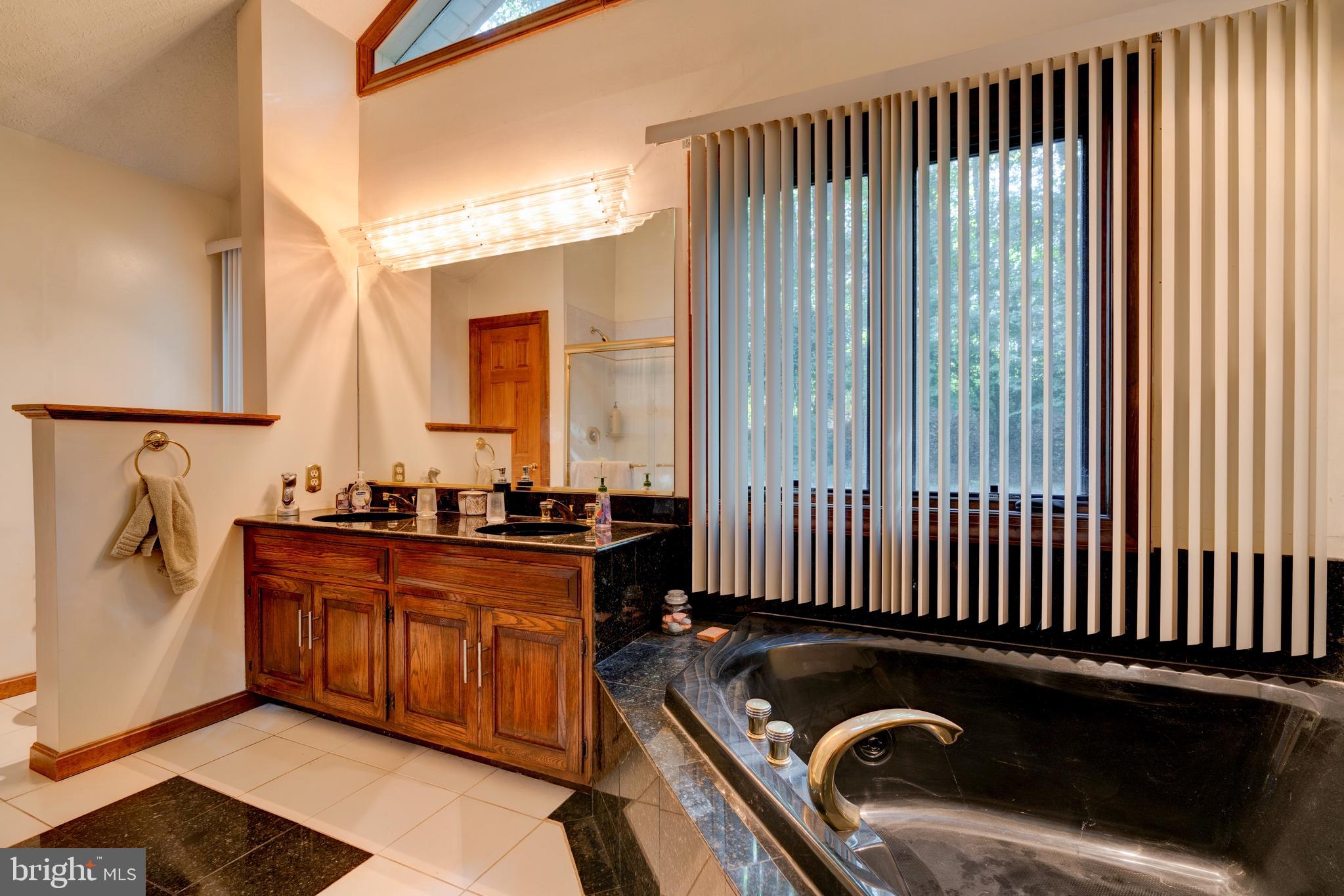 2020 Hunter Mill Road Vienna, VA 22181 - Photo 11 of 25 Gallery Image 11