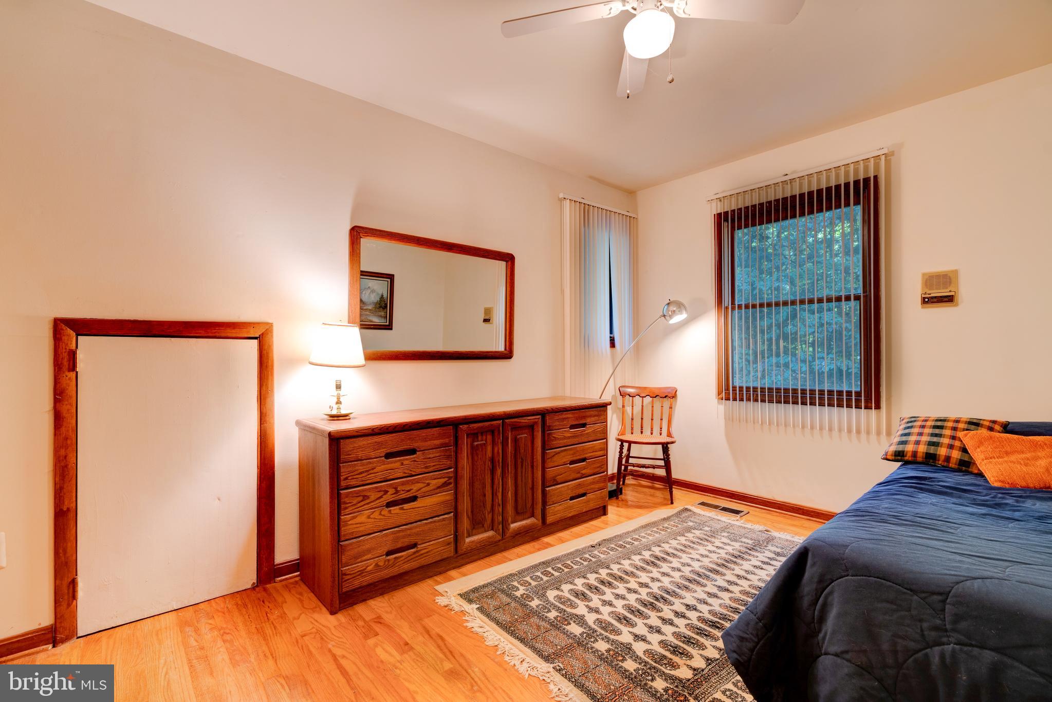 2020 Hunter Mill Road Vienna, VA 22181 - Photo 12 of 25 Gallery Image 12