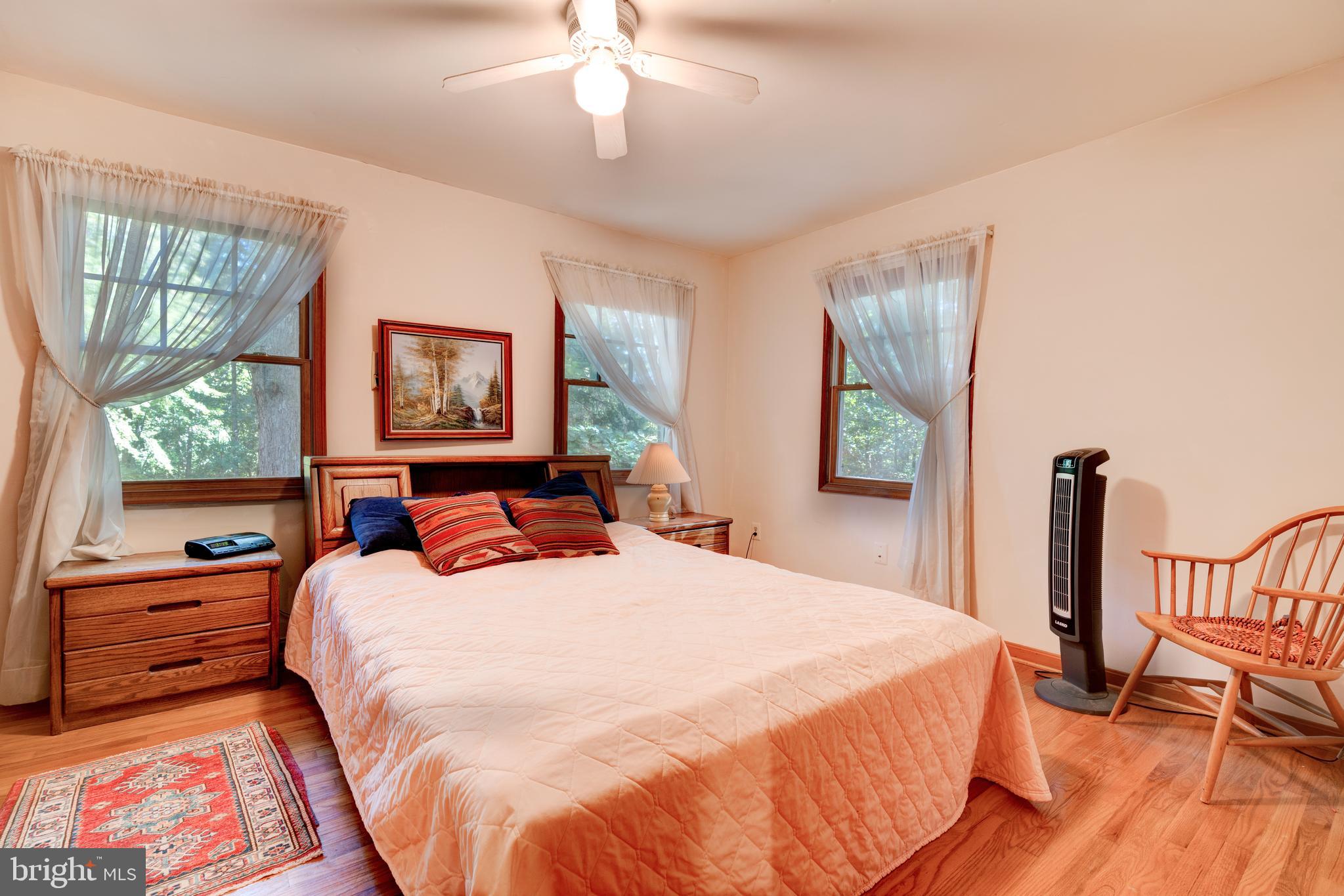 2020 Hunter Mill Road Vienna, VA 22181 - Photo 13 of 25 Gallery Image 13