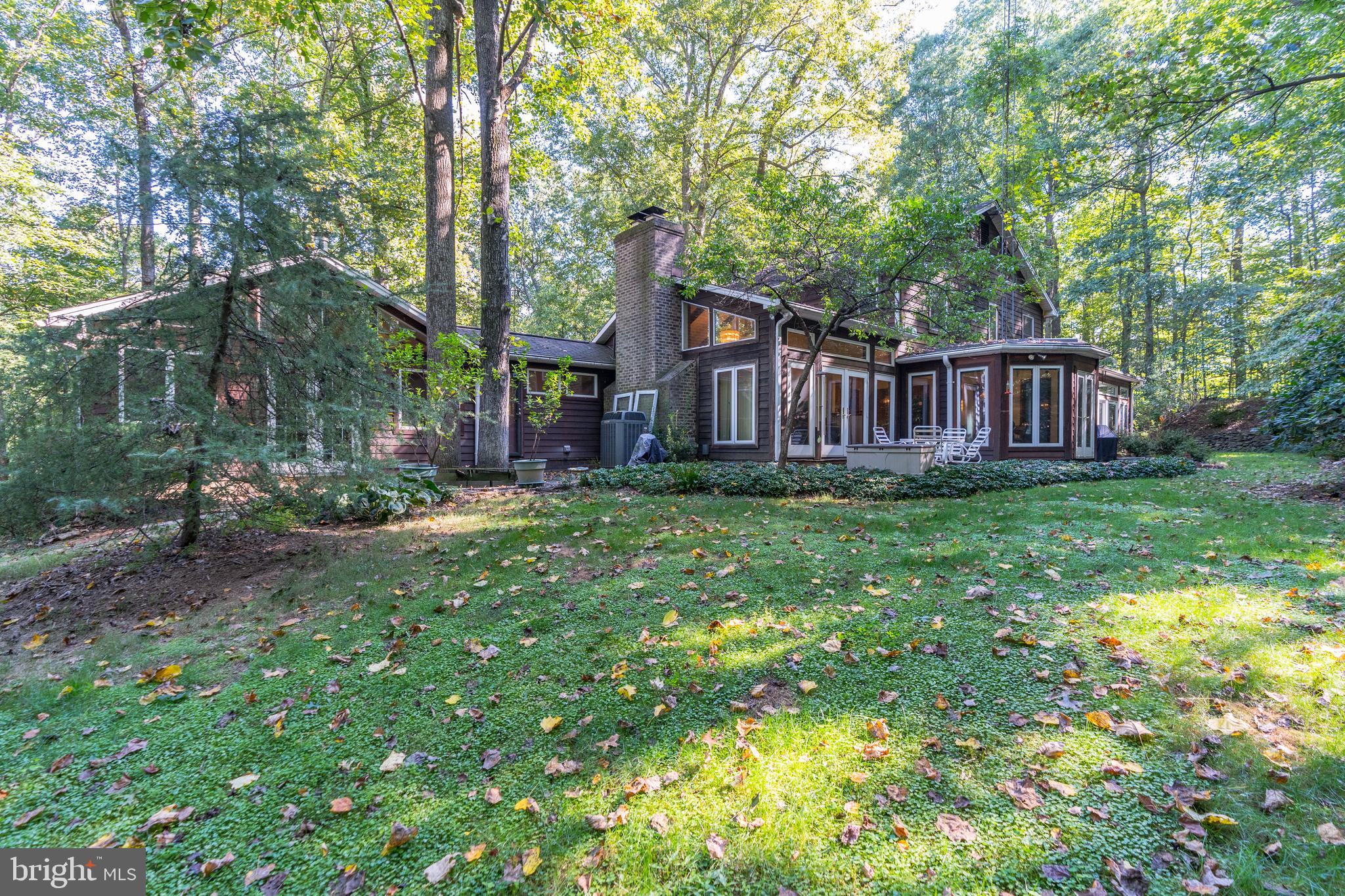 2020 Hunter Mill Road Vienna, VA 22181 - Photo 21 of 25 Gallery Image 21