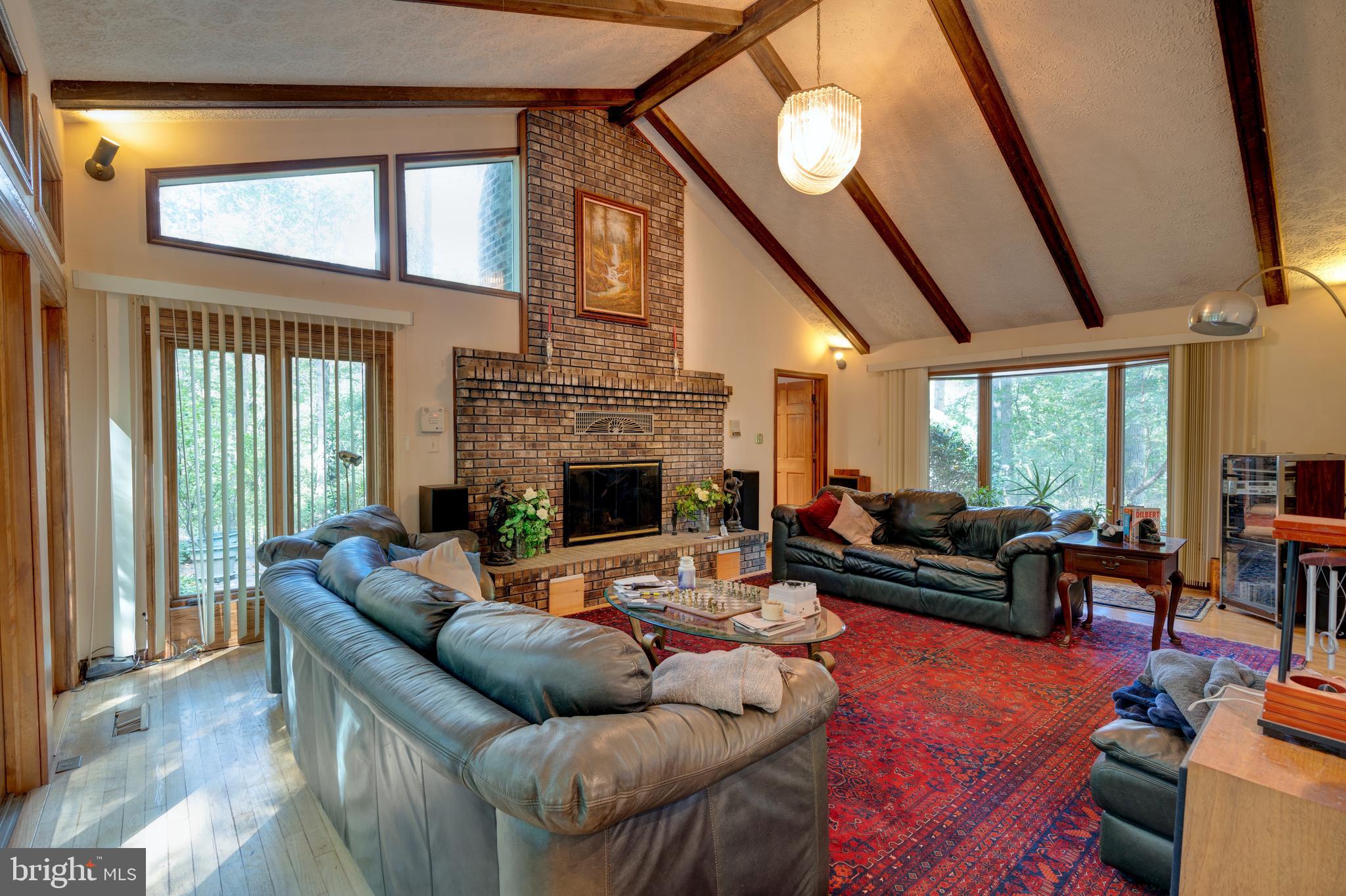 2020 Hunter Mill Road Vienna, VA 22181 - Photo 4 of 25 Gallery Image 4