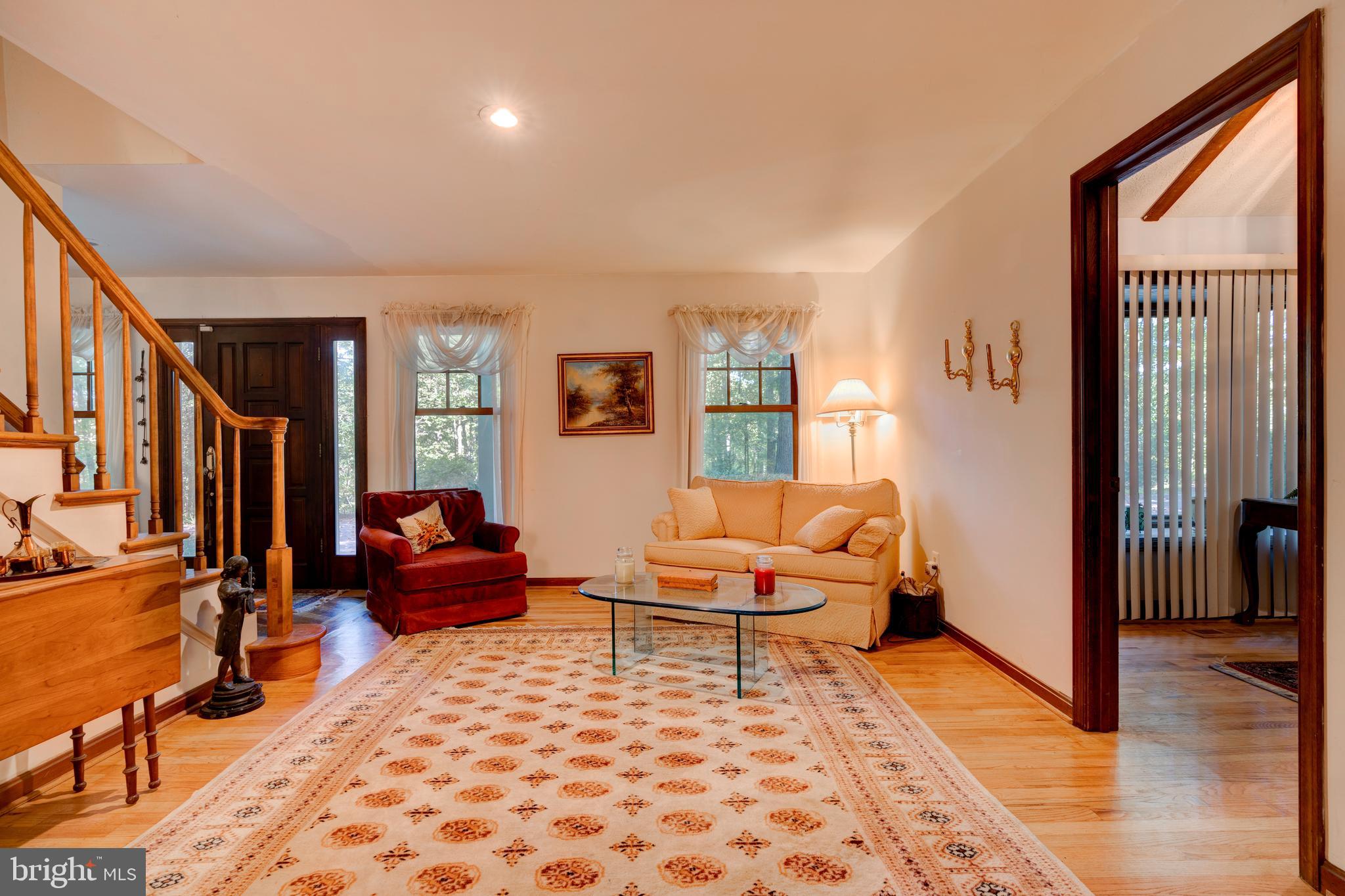2020 Hunter Mill Road Vienna, VA 22181 - Photo 5 of 25 Gallery Image 5