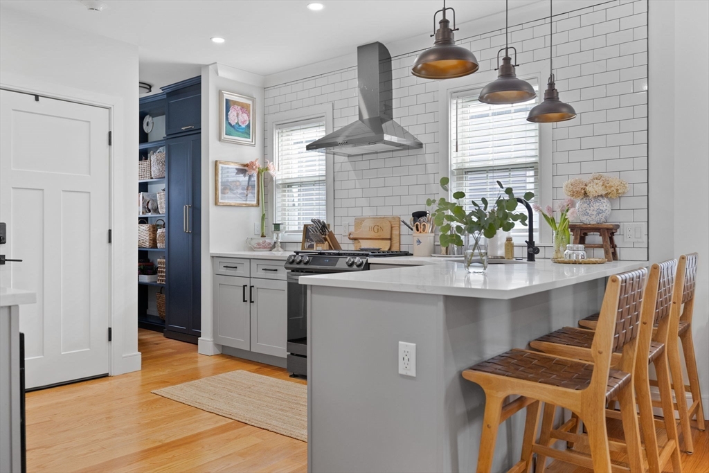 644 Adams Street, Unit 3 Boston, MA 02122 - Photo 7 of 34