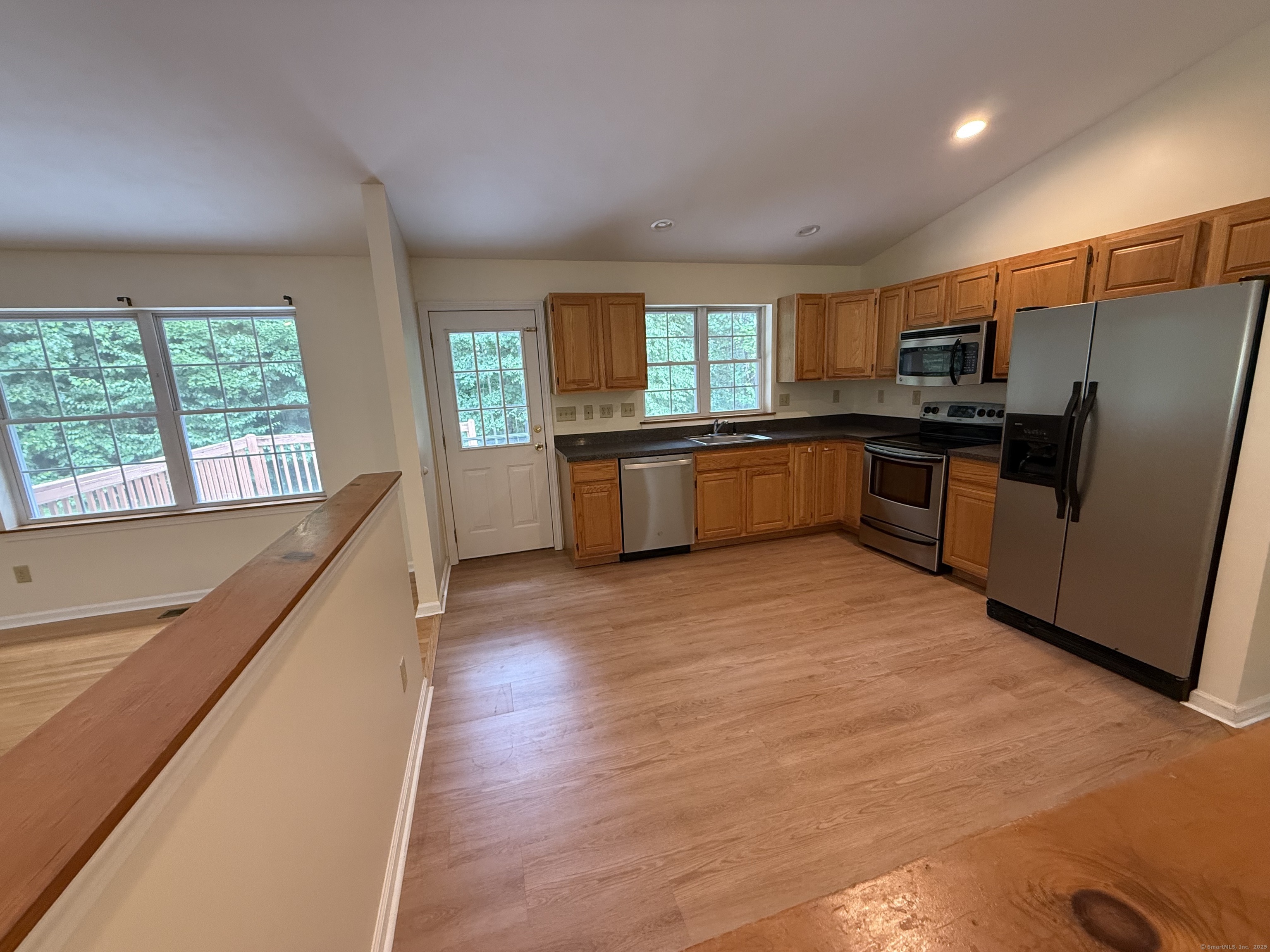 183 Osborn Road Naugatuck, CT 06770 - Photo 3 of 33