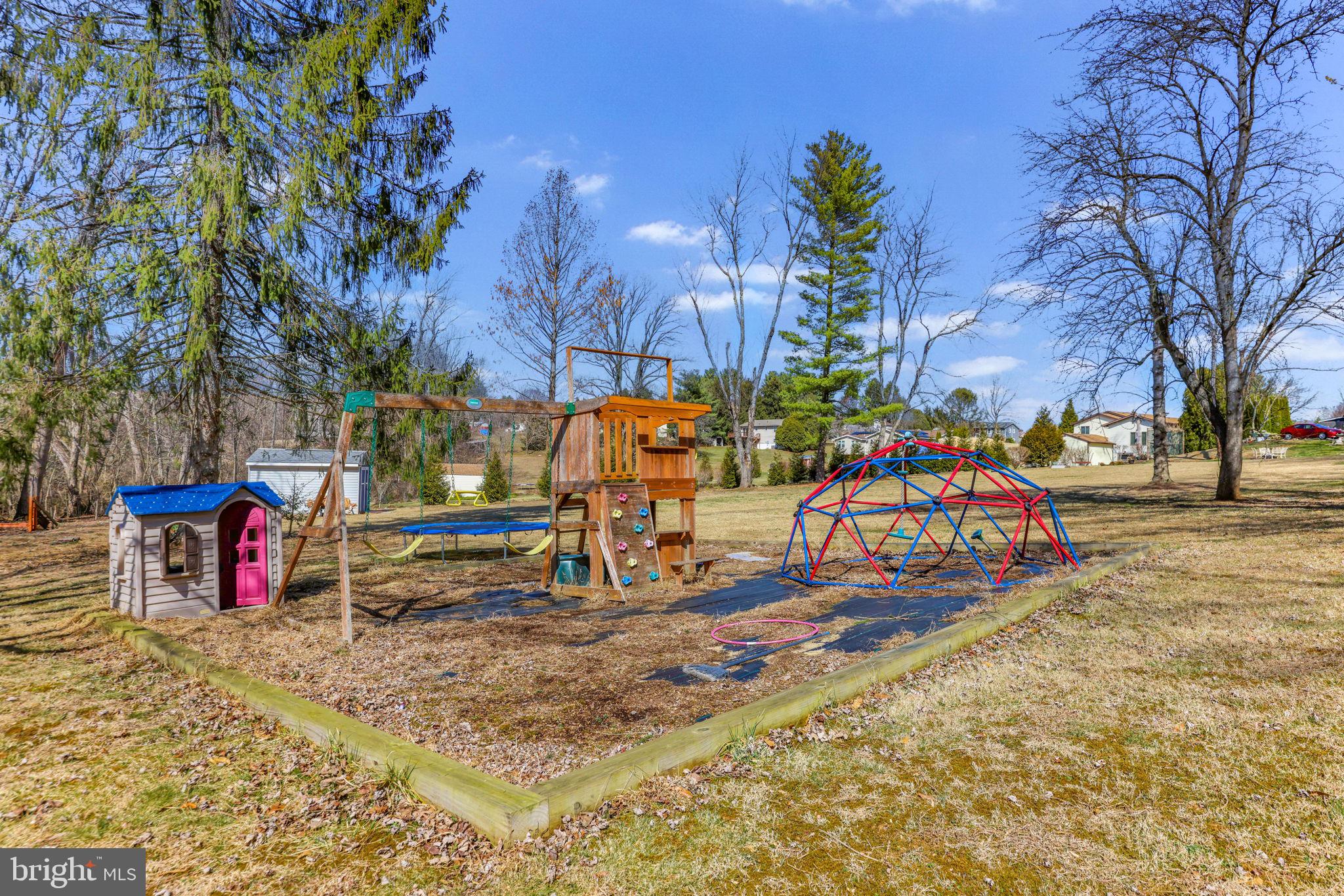 612 Ridge Road Finksburg, MD 21048 - Photo 10 of 39 a view of outdoor space with seating