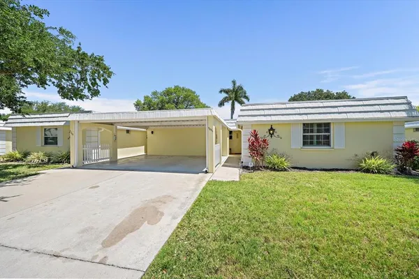 $2,500 | 5869 Tidewood Avenue, Unit 7, Sarasota, FL 34231