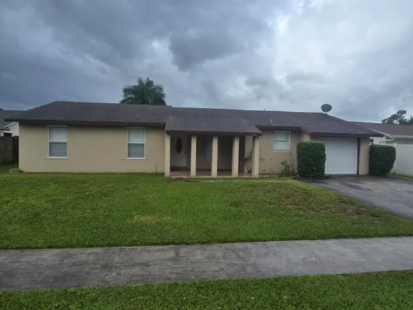 $2,800 | 4941 Marbella Road North, West Palm Beach, FL 33417