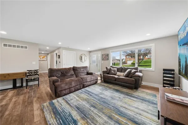 $369,900 | 641 Longvue Drive, Houston, PA 15342