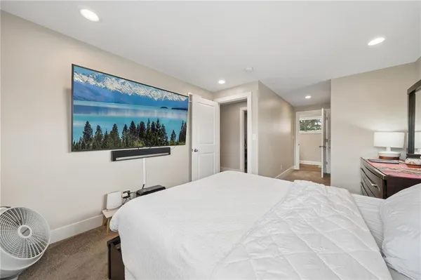 $369,900 | 641 Longvue Drive, Houston, PA 15342