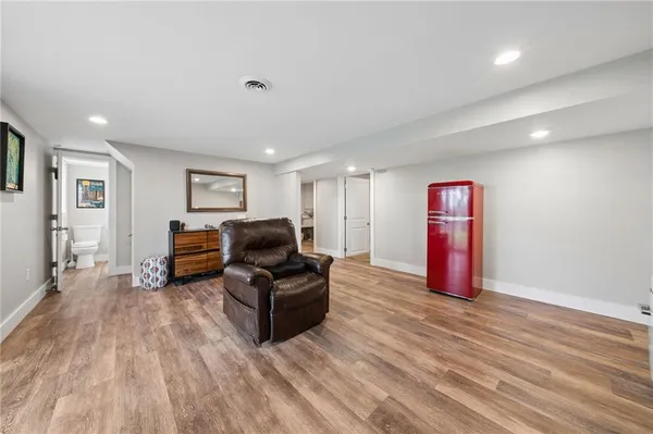 $369,900 | 641 Longvue Drive, Houston, PA 15342