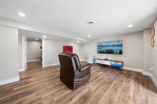 $369,900 | 641 Longvue Drive, Houston, PA 15342