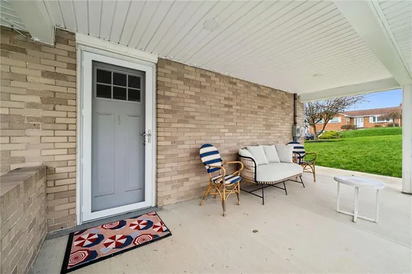 $369,900 | 641 Longvue Drive, Houston, PA 15342