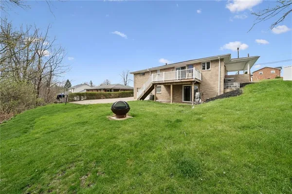 $369,900 | 641 Longvue Drive, Houston, PA 15342