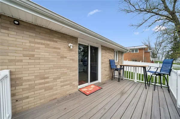 $369,900 | 641 Longvue Drive, Houston, PA 15342