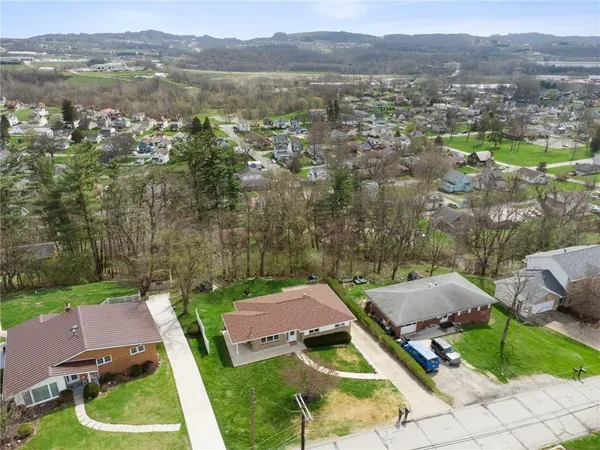 $369,900 | 641 Longvue Drive, Houston, PA 15342