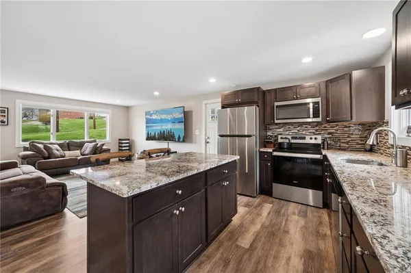 $369,900 | 641 Longvue Drive, Houston, PA 15342