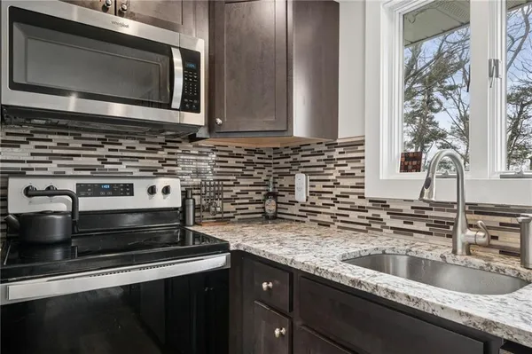 $369,900 | 641 Longvue Drive, Houston, PA 15342