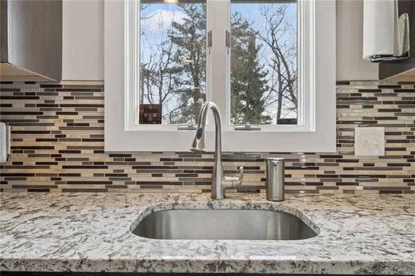 $369,900 | 641 Longvue Drive, Houston, PA 15342