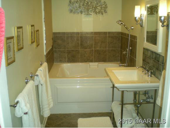 206 Meadowbrook Road Staunton, VA 24401 - Photo 12 of 25 Gallery Image 12