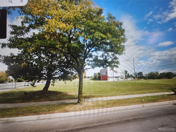 $4,000,000 | 11400 East Jefferson, Detroit, MI 48214
