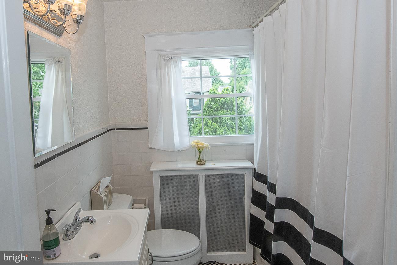117 Gladstone Road Lansdowne, PA 19050 - Photo 39 of 57