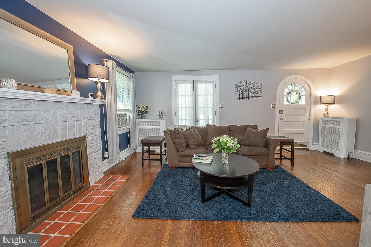 117 Gladstone Road Lansdowne, PA 19050 - Photo 8 of 57