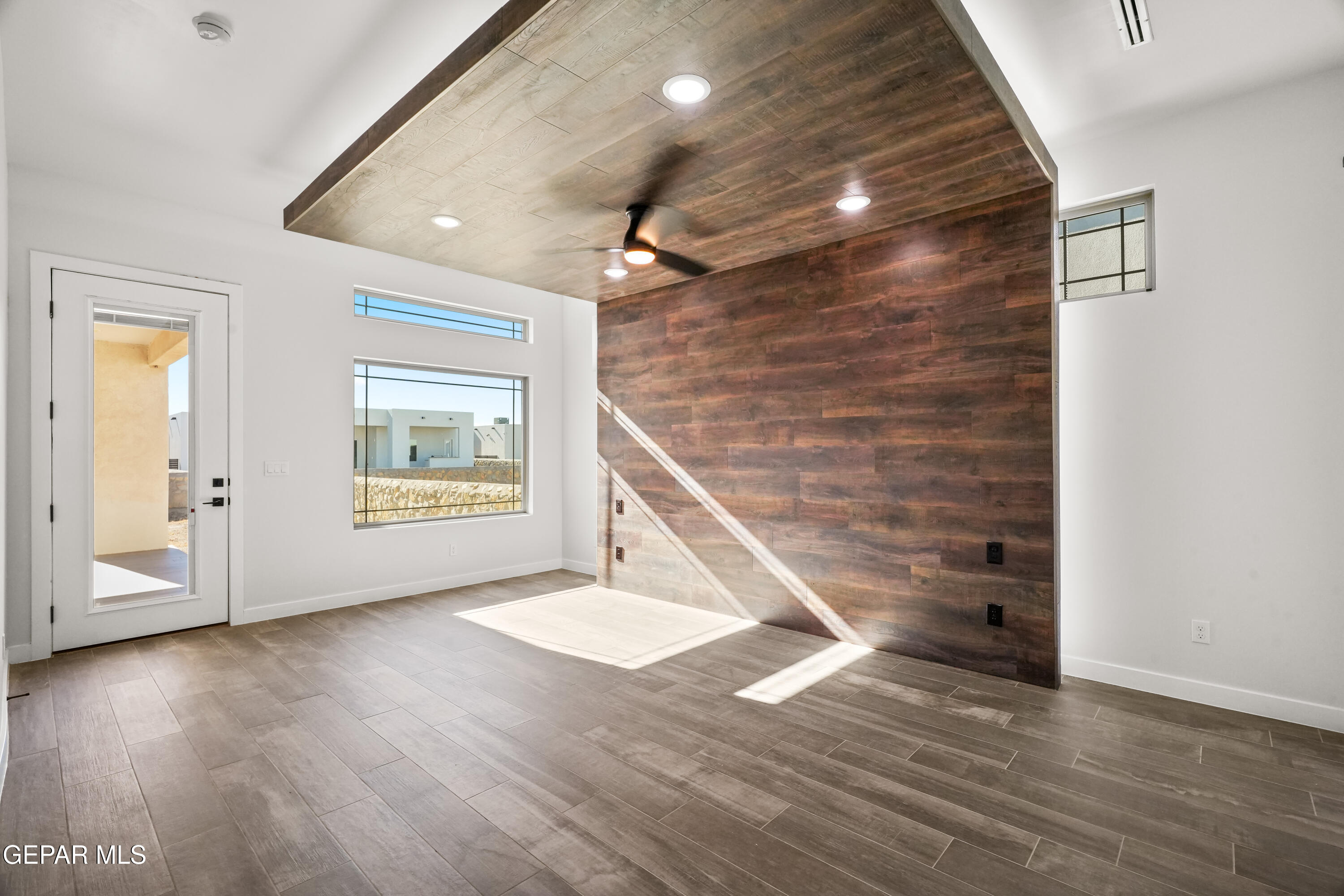 360 Rio De Jazmin Circle El Paso, TX 79932 - Photo 28 of 66 a view of an entryway with wooden floor