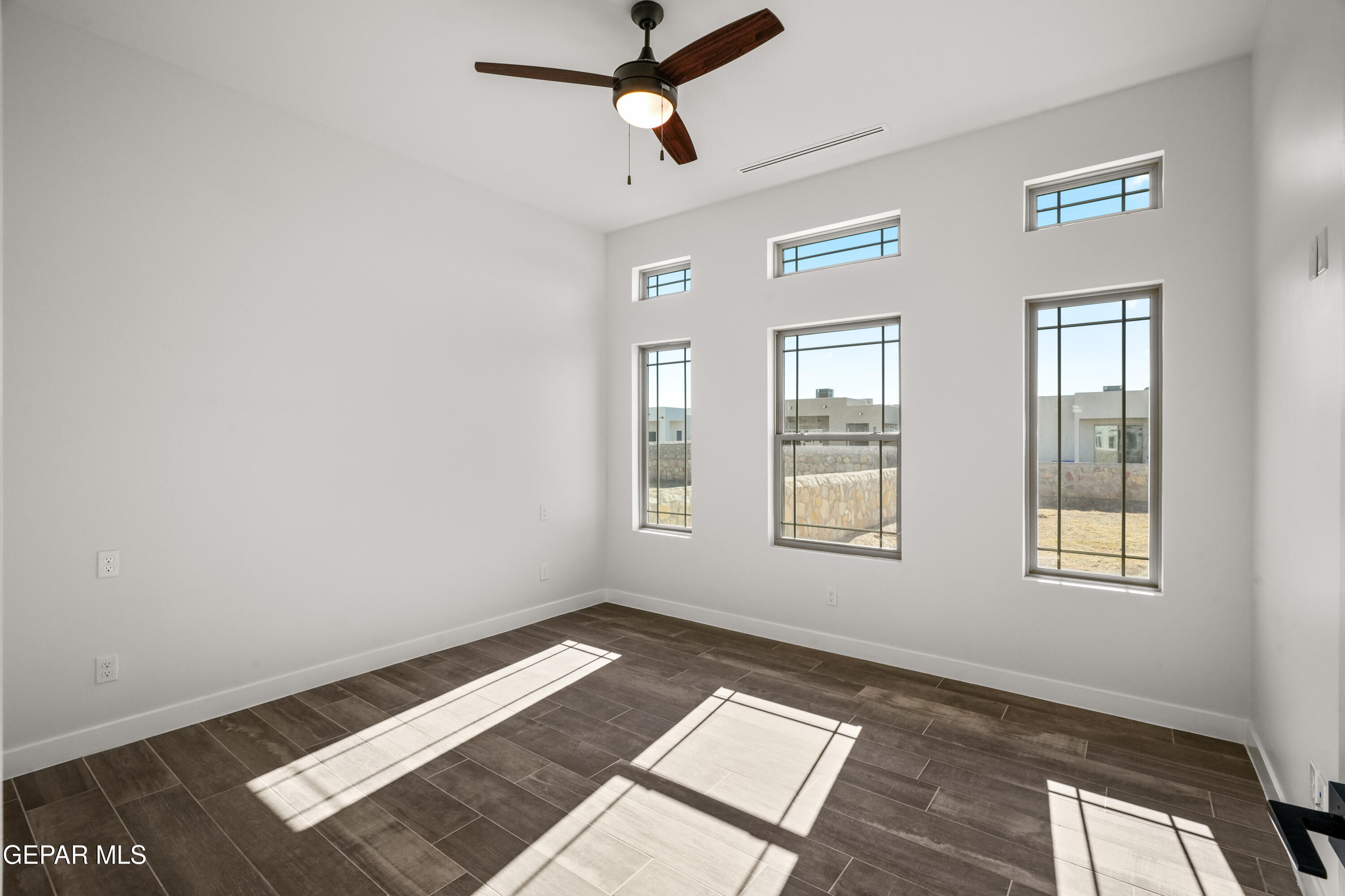 360 Rio De Jazmin Circle El Paso, TX 79932 - Photo 43 of 66 a view of an empty room and window