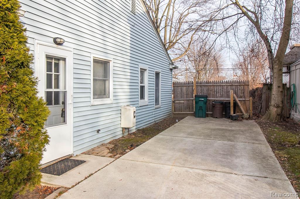 3904 Durham Road Royal Oak, MI 48073 - Photo 19 of 21