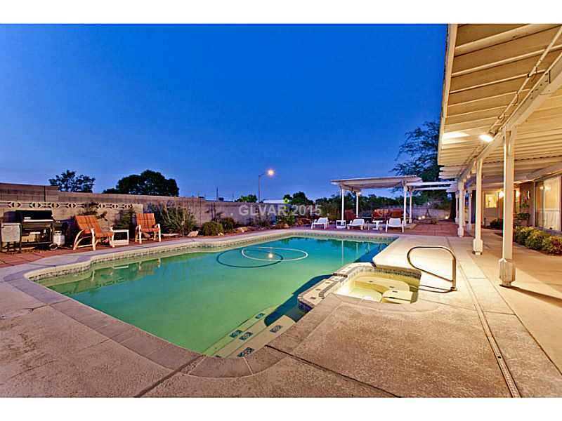 3035 Westwind Road Las Vegas, NV 89146 - Photo 31 of 35 Swimming Pool/Hot Tub/Sauna.