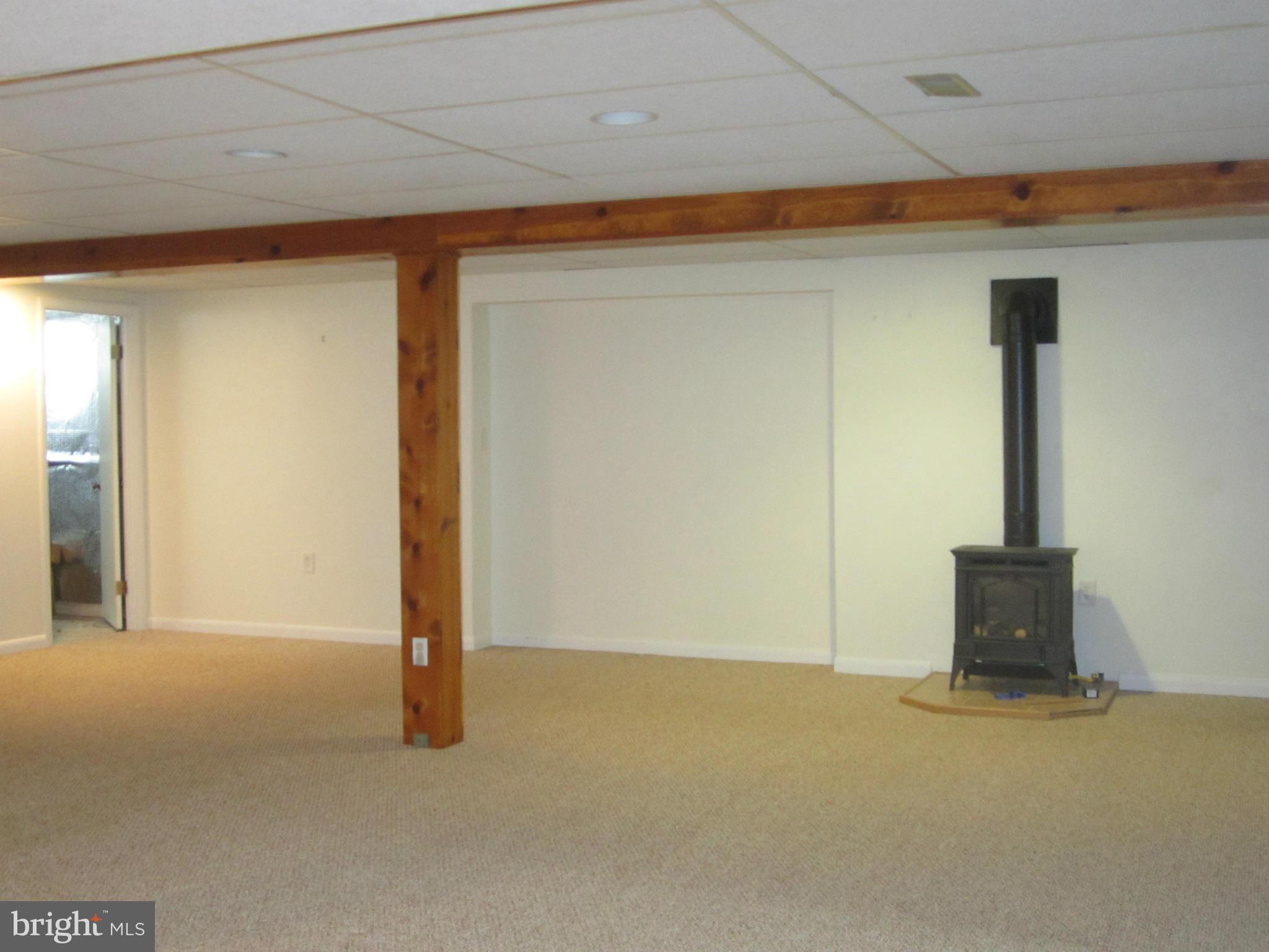 9415 Gunview Road Baltimore, MD 21236 - Photo 21 of 24 Family Room