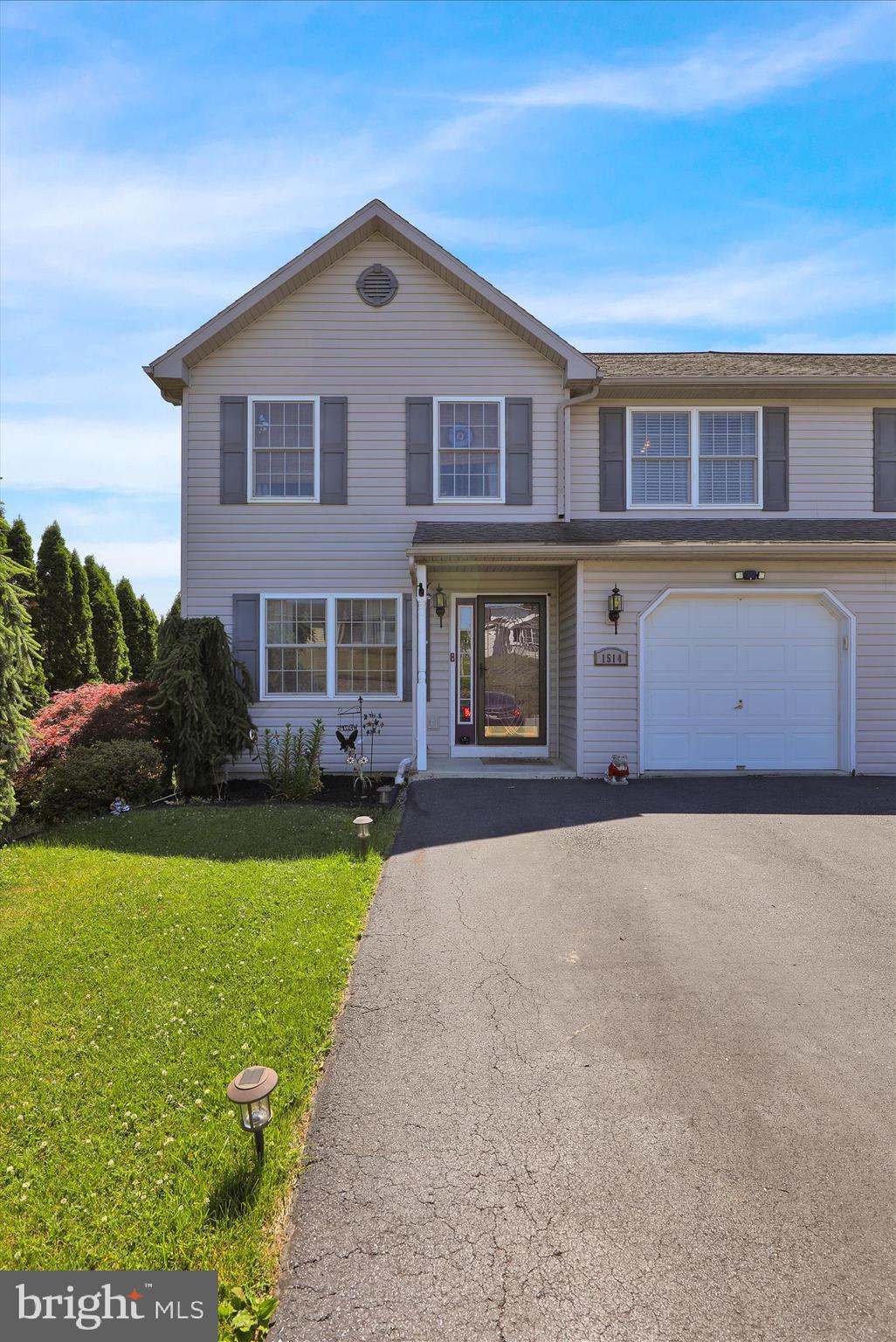 1514 Ridge Avenue Reading, PA 19607 - Photo 3 of 29 360_4286