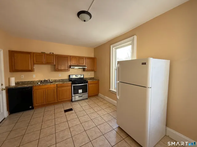 $2,350 | 10 Gilbert Avenue, New Haven, CT 06514