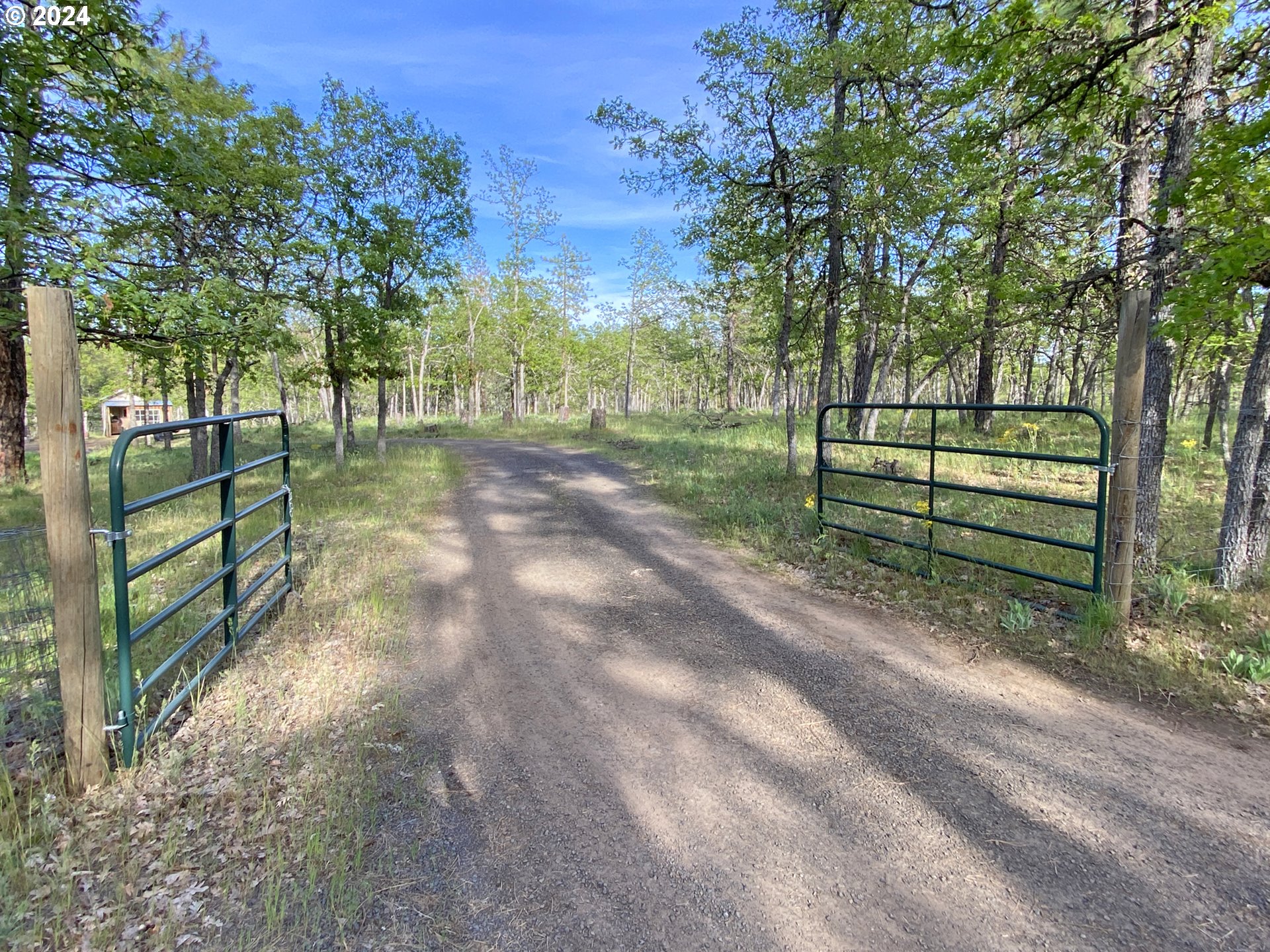 541 Woodland Road Goldendale, WA 98620 - Photo 4 of 42 Property Entrance