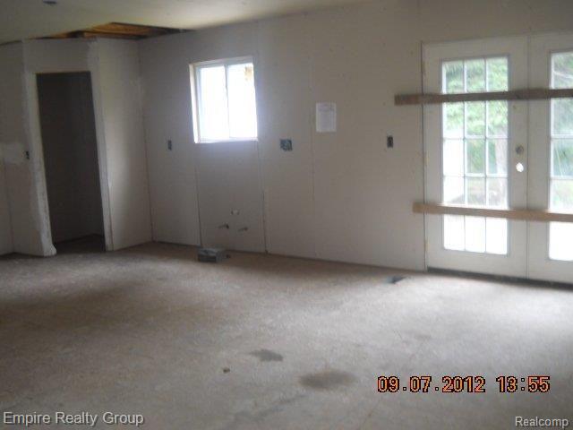 2280 Spring Hill Avenue Inkster, MI 48141 - Photo 2 of 12 DSCN7279.JPG