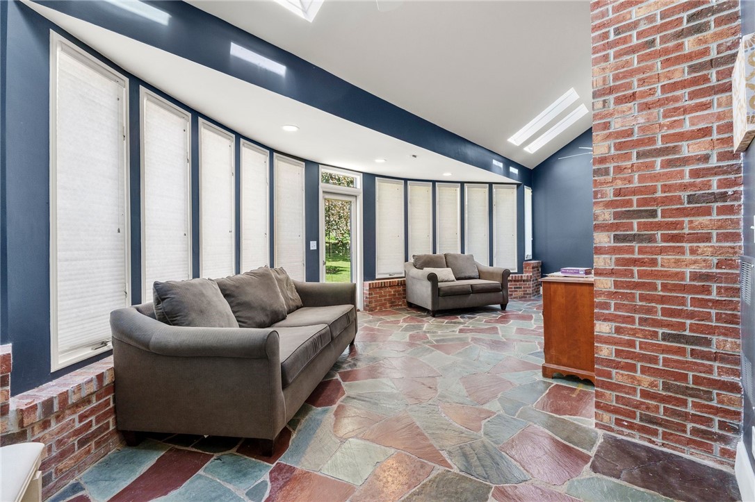 48 Colwell Road Smithfield, RI 02828 - Photo 13 of 43