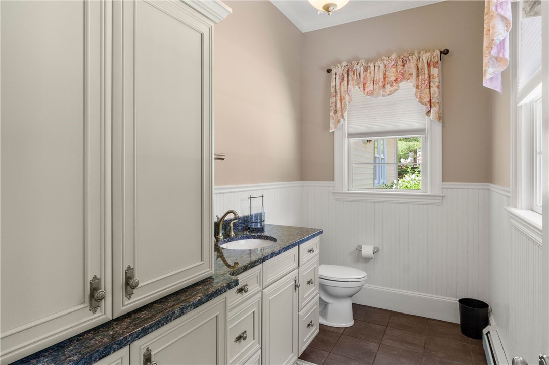 48 Colwell Road Smithfield, RI 02828 - Photo 21 of 43