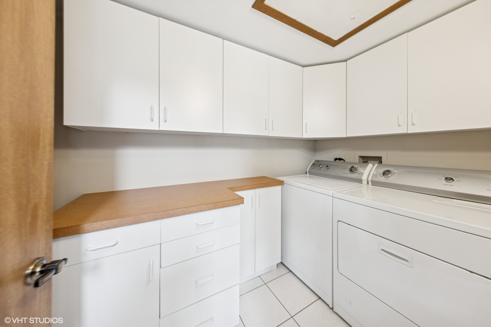 1258 Chalet Road, Unit 304 Naperville, IL 60563 - Photo 11 of 15