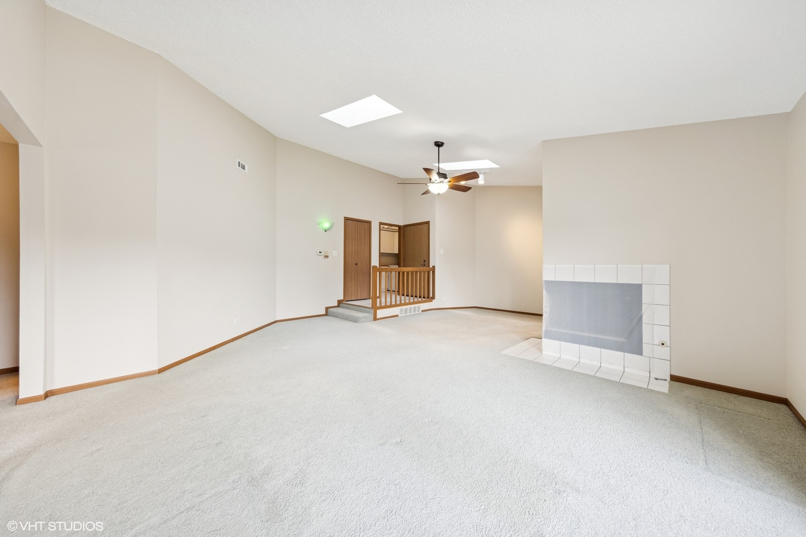 1258 Chalet Road, Unit 304 Naperville, IL 60563 - Photo 4 of 15