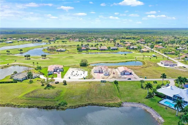 $209,000 | 18013 Sandtrap Drive, Naples, FL 34114