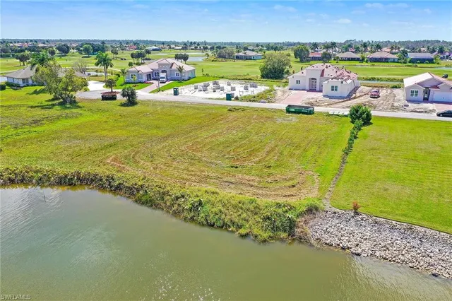 $209,000 | 18013 Sandtrap Drive, Naples, FL 34114