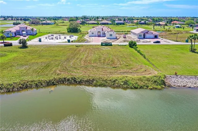 $209,000 | 18013 Sandtrap Drive, Naples, FL 34114