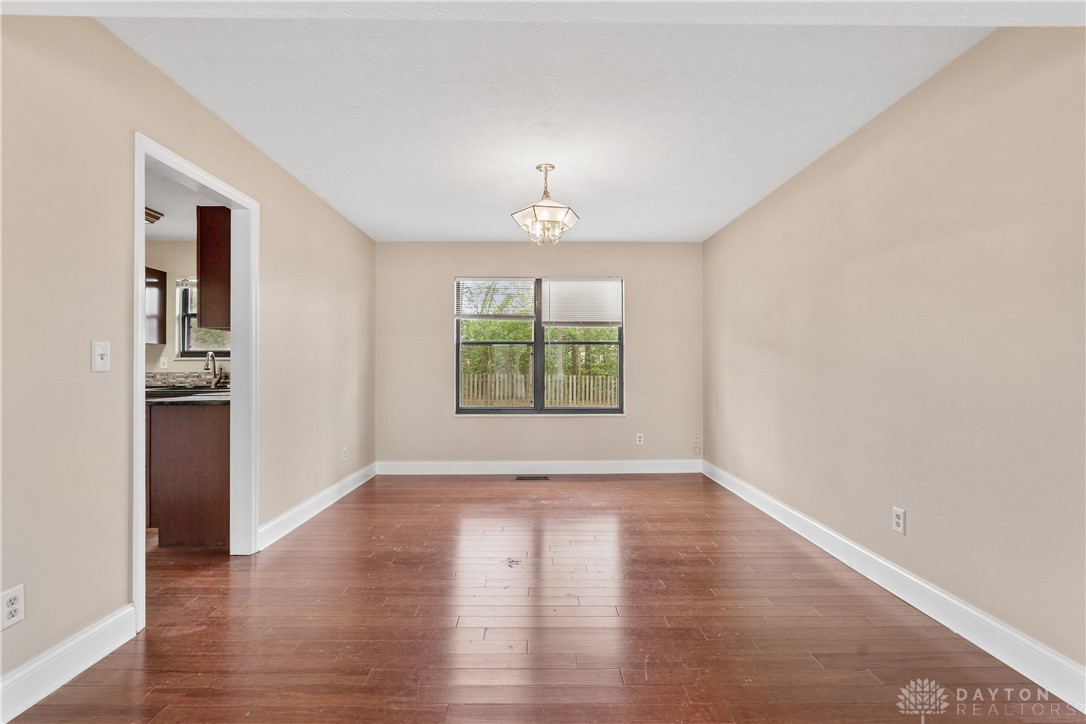 6527 Charlesgate Road Dayton, OH 45424 - Photo 9 of 35